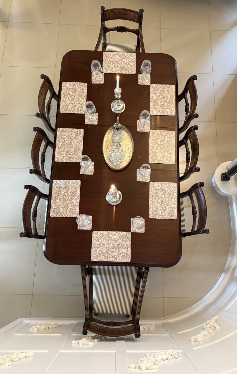 Superb Quality 8 Seater Antique Victorian Figured Mahogany Extending Dining Table - Image 3